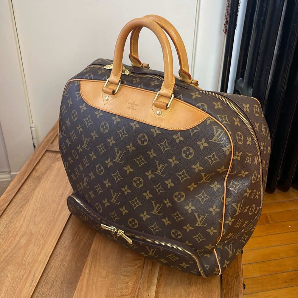 Louis Vuitton Evasion Boston Travel Bag. - Picture 17 of 17